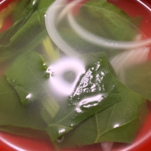 鉄分補給☆ほうれん草と玉ねぎの中華スープ